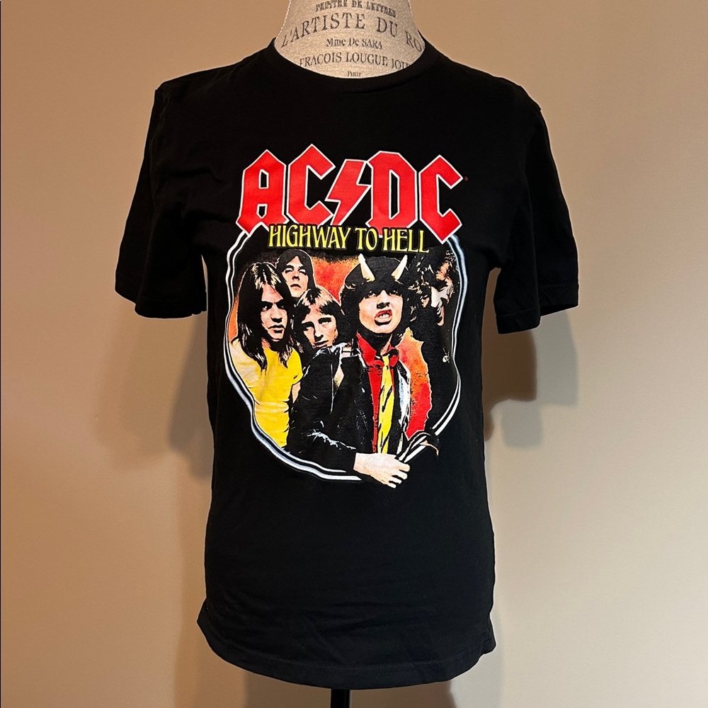 AC/DC T-shirt, Black (size small)